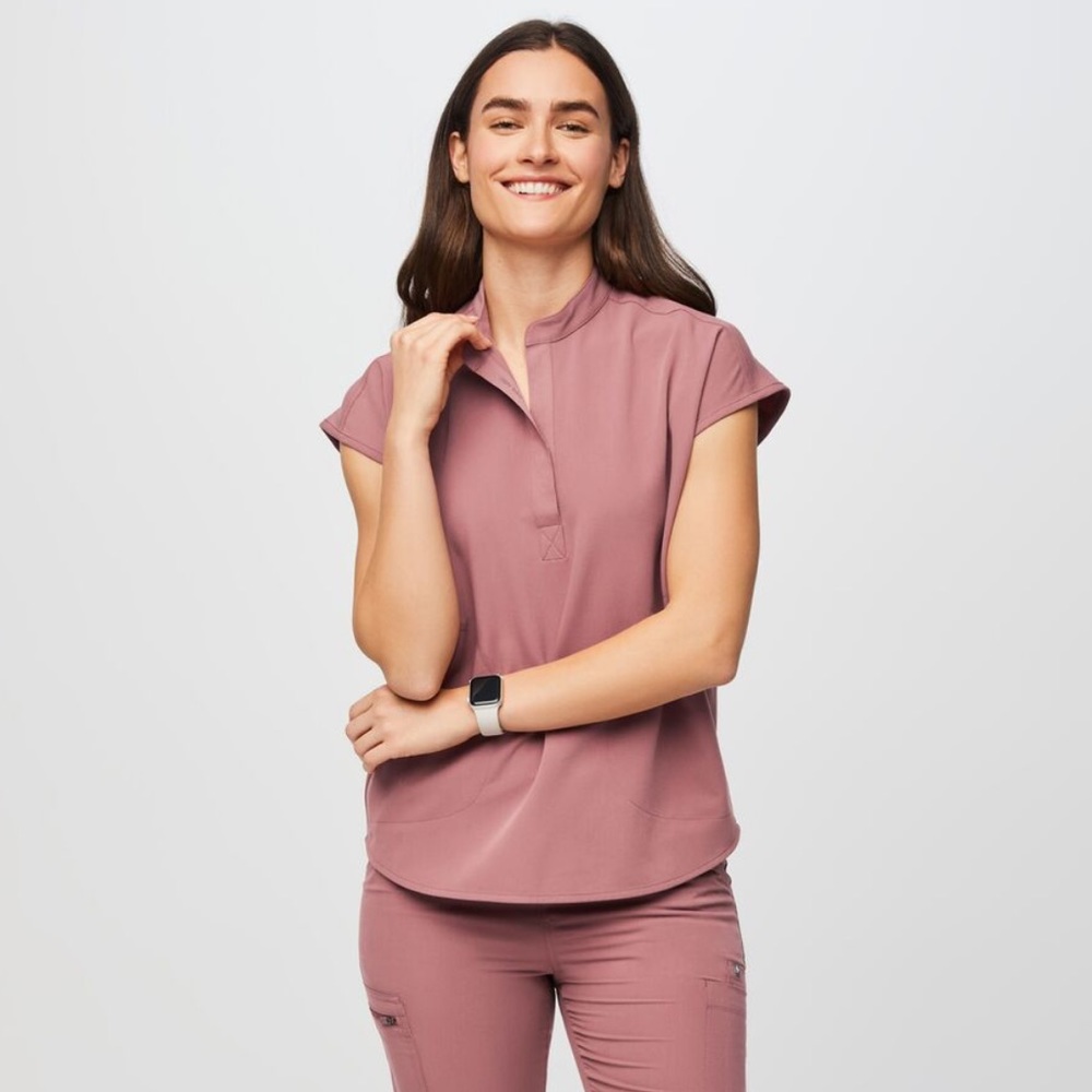 ‼️SALE- Wear Figs mauve scrub top size small! Gently worn.